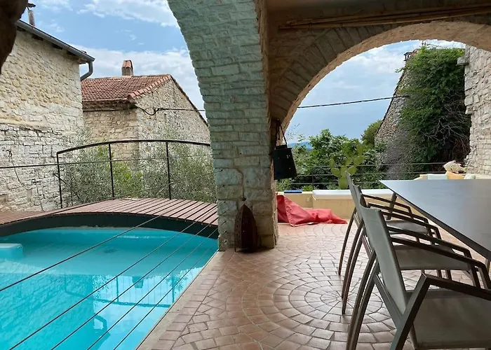 בית נופש Casa De La Felicita Vezenobres